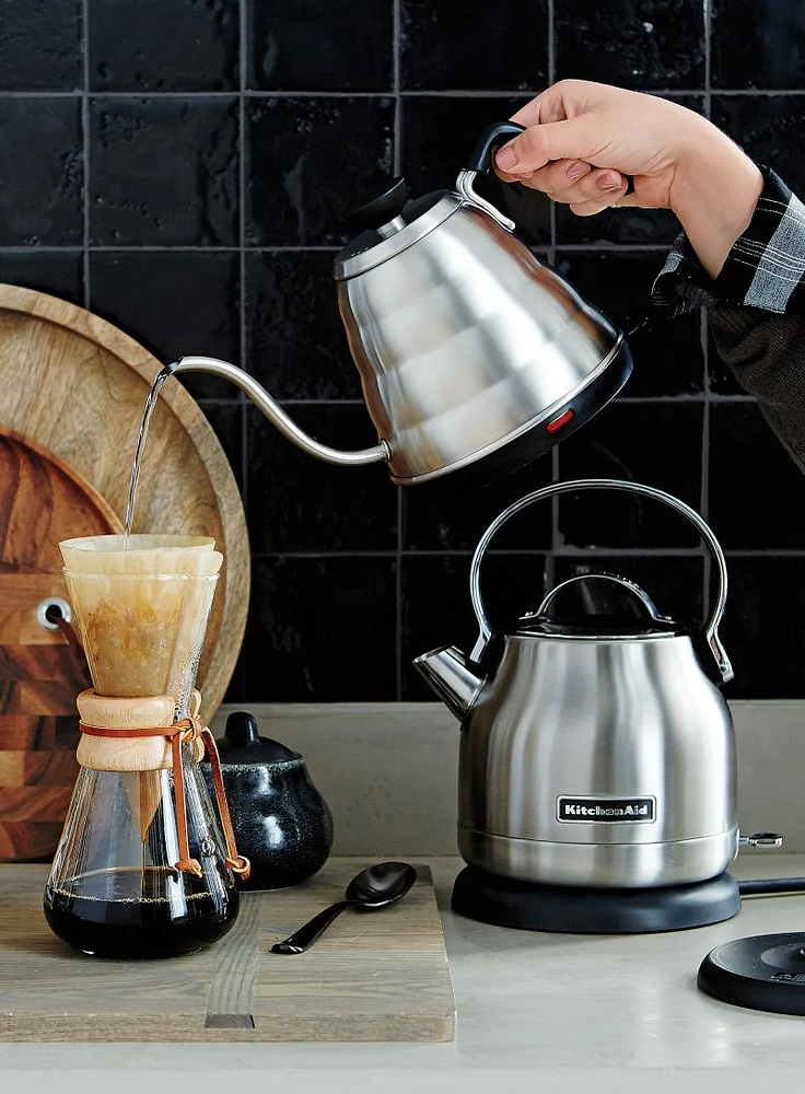 Chemex ® -Cup Glass Pour-Over Coffee Maker with Natural Wood Collar