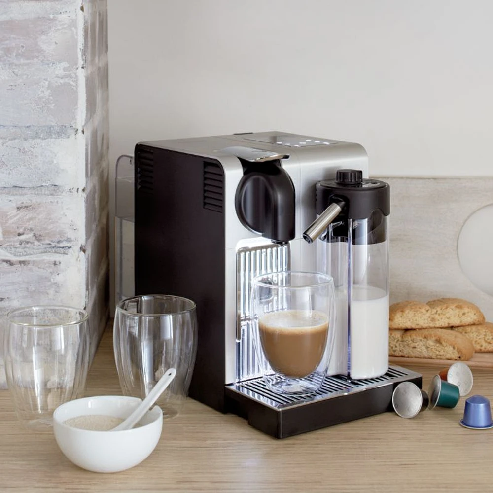 De'Longhi ® Nespresso ® Lattissima Pro Espresso Maker