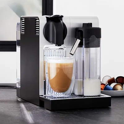 De'Longhi ® Nespresso ® Lattissima Pro Espresso Maker