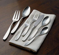 Dune 22-Piece Flatware Set