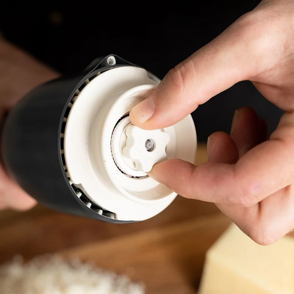FinaMill Black Rechargeable Spice Grinder and Tray