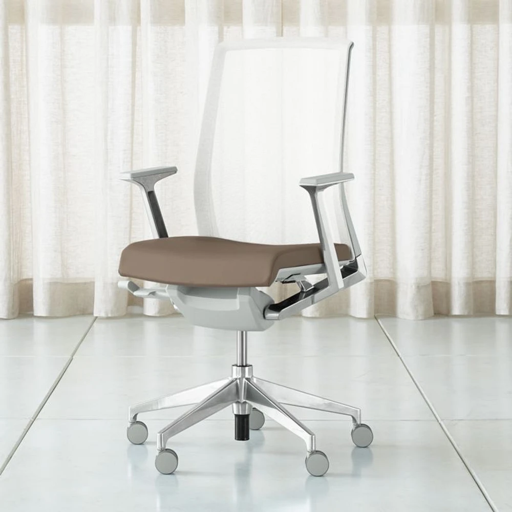 Haworth® Very® Mesh Elephant Desk Chair