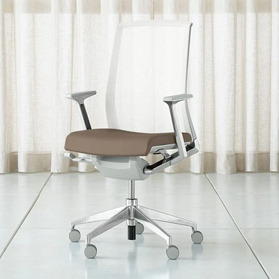 Haworth® Very® Mesh Elephant Desk Chair