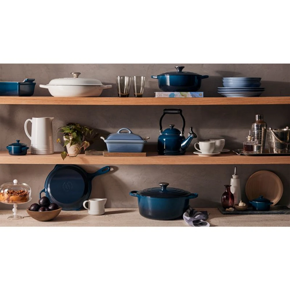Le Creuset ® Signature 5.3L/5.5-Qt. Nuit Enameled Cast Iron Round Dutch Oven