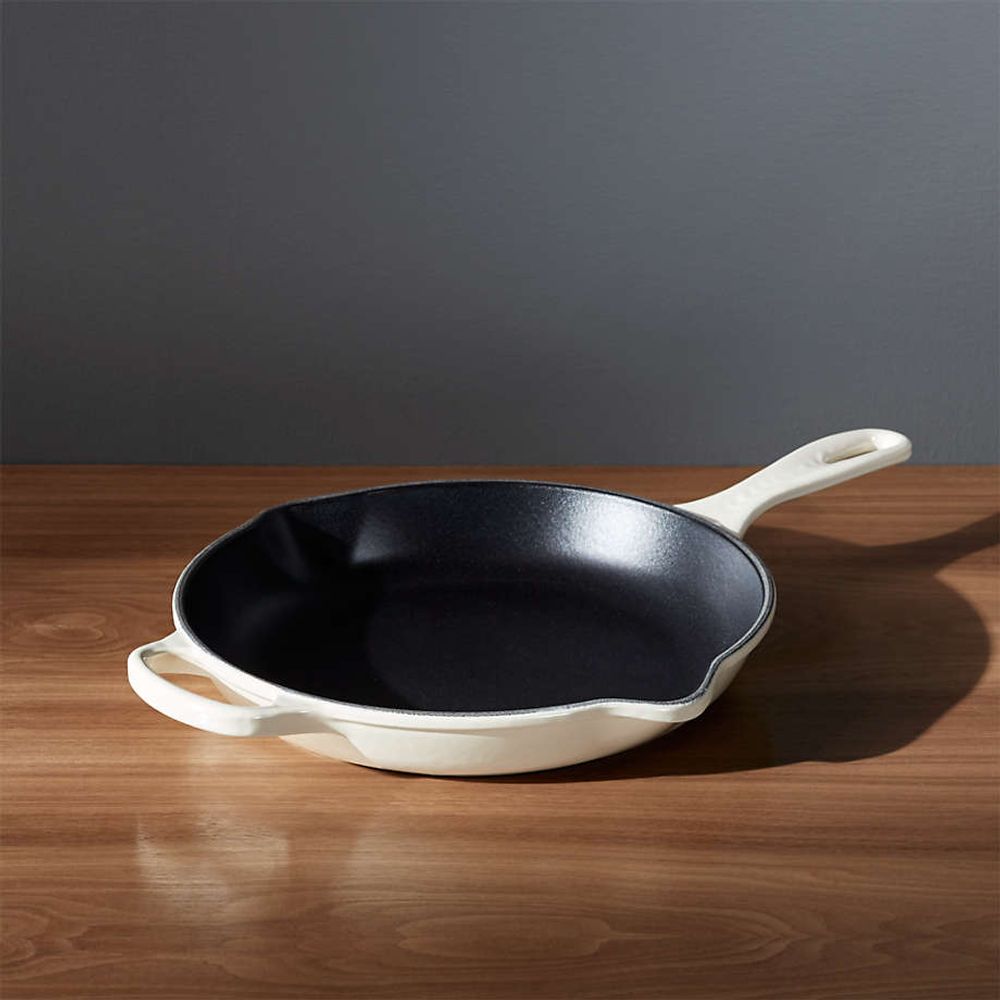 Le Creuset ® Signature Cream Skillet | Shops at Willow Bend