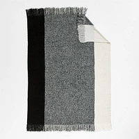 Letti 70"x55" Black Throw Blanket