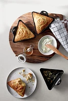 Lodge ® Cast Iron Triangle Mini Server