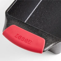 Lodge ® Cast Iron Loaf Pan with Silicone Grip