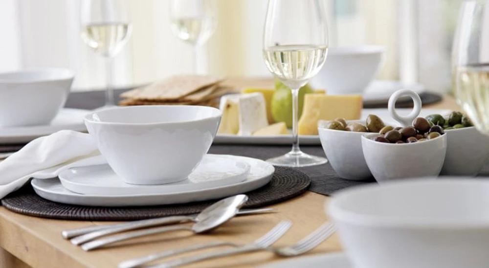 Mercer White Round Porcelain Dinner Plates, Set of 8