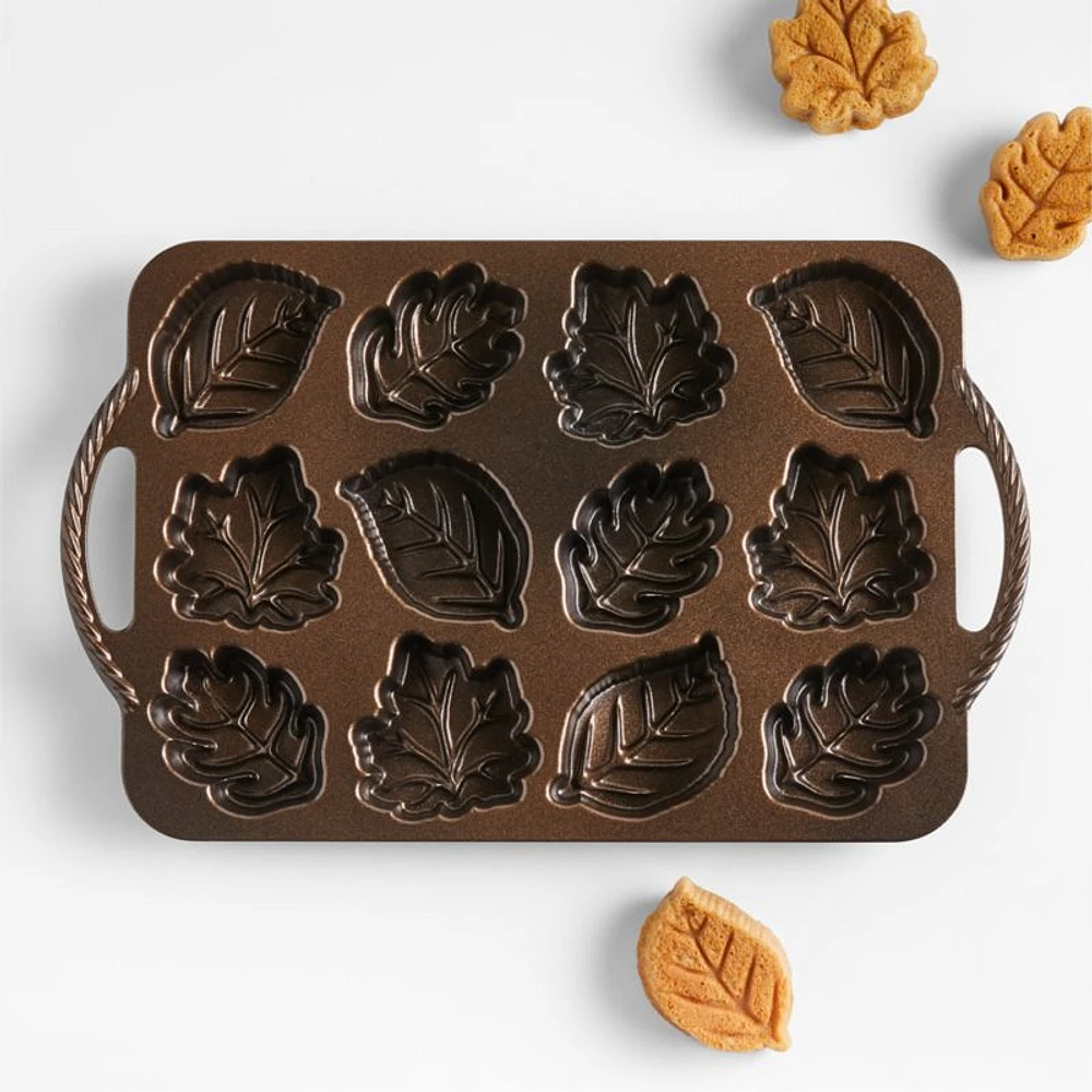 Nordic Ware ® Leaflettes Cakelet Pan