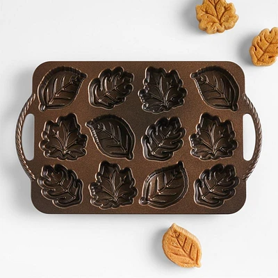 Nordic Ware ® Leaflettes Cakelet Pan