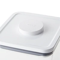 OXO ® POP -Qt. Square Airtight Food Storage Container