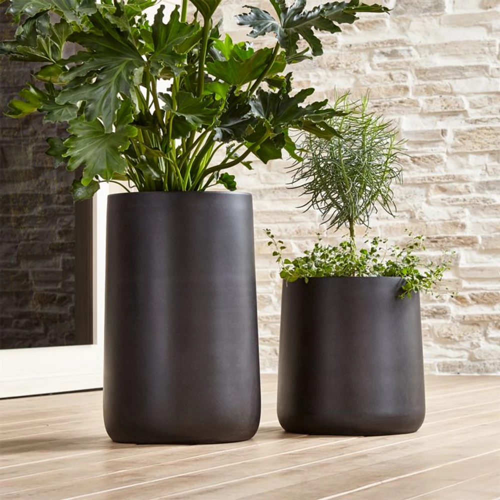 Saabira Charcoal 15.5" Tall Indoor/Outdoor Planter
