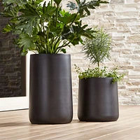Saabira Charcoal 15.5" Tall Indoor/Outdoor Planter