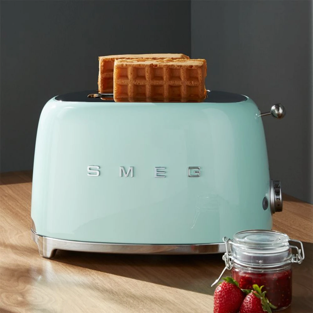 Smeg Pastel Green 2-Slice Toaster