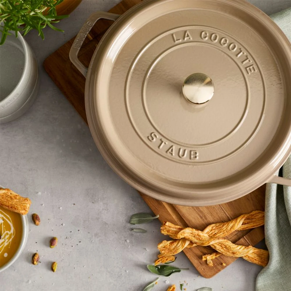Staub ® Sesame -Qt. Round Cocotte