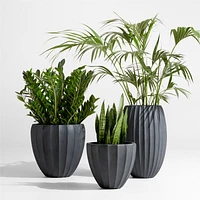 Warren 15.7" x 14.2" Small Black Ficonstone Outdoor Planter