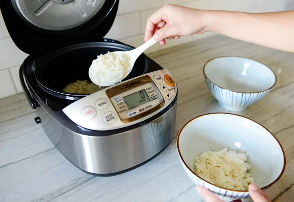 Zojirushi ® Micom 5.5-Cup Rice Cooker in Black
