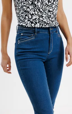 Pantalon jean slim avec ceinture tressée