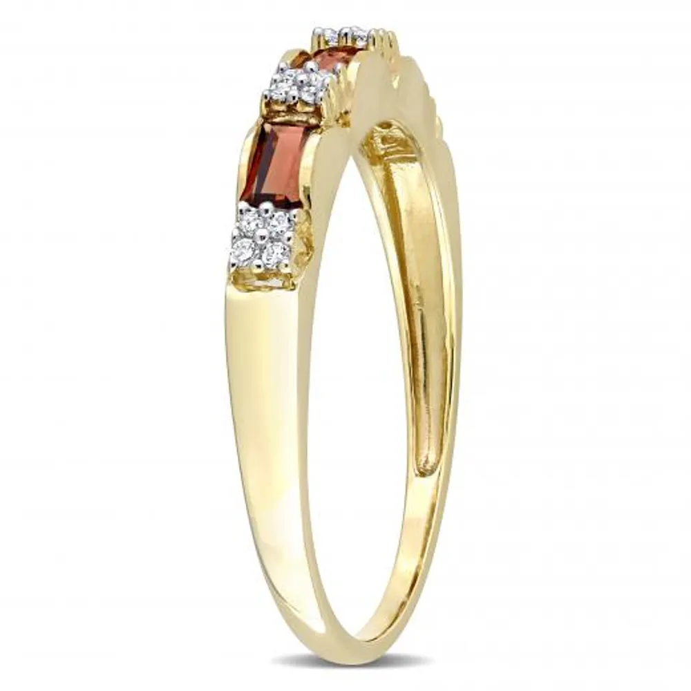 Julianna B 10K Yellow Gold Garnet & 0.06CTW Diamond Ring