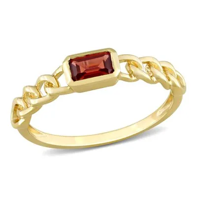 Julianna B 14K Yellow Gold Garnet Link Ring