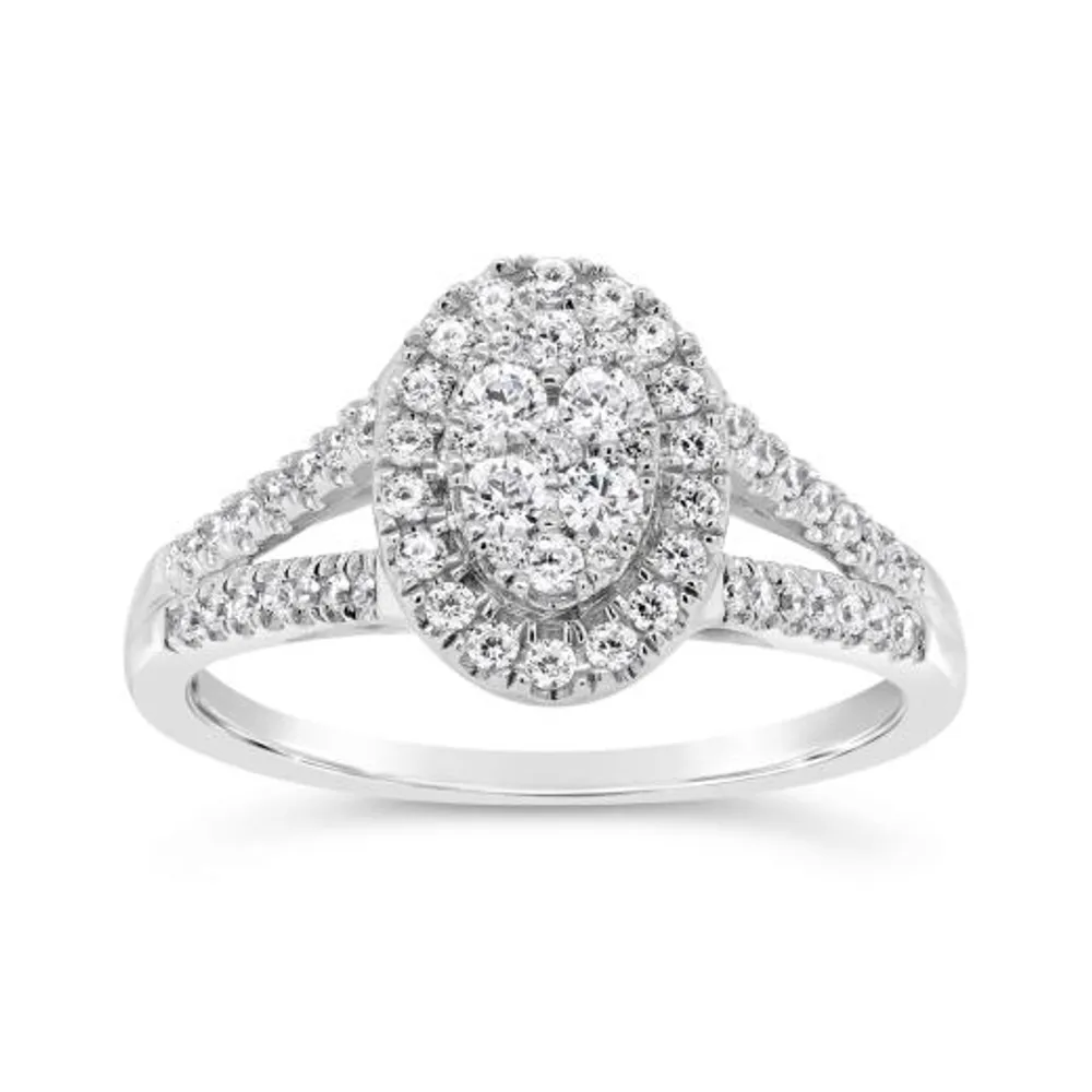 10K White Gold 0.50CTW Diamond Oval Look Fashion Ring