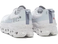 Women's | On Cloudmonster - NYC 2023