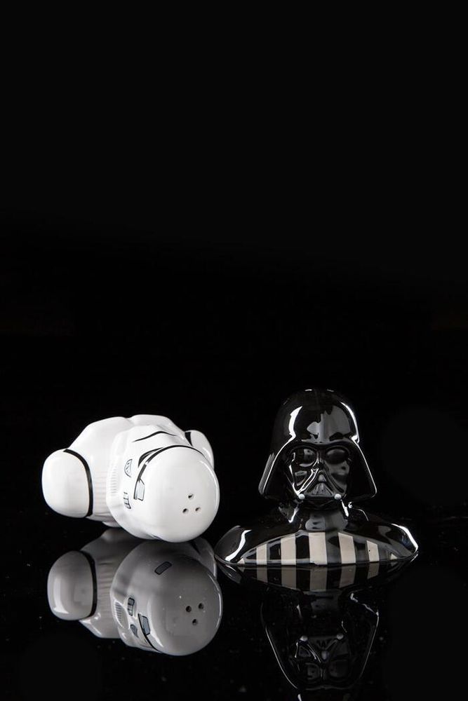  Star Wars Stormtrooper & Darth Vader Ceramic Salt & Pepper  Shakers