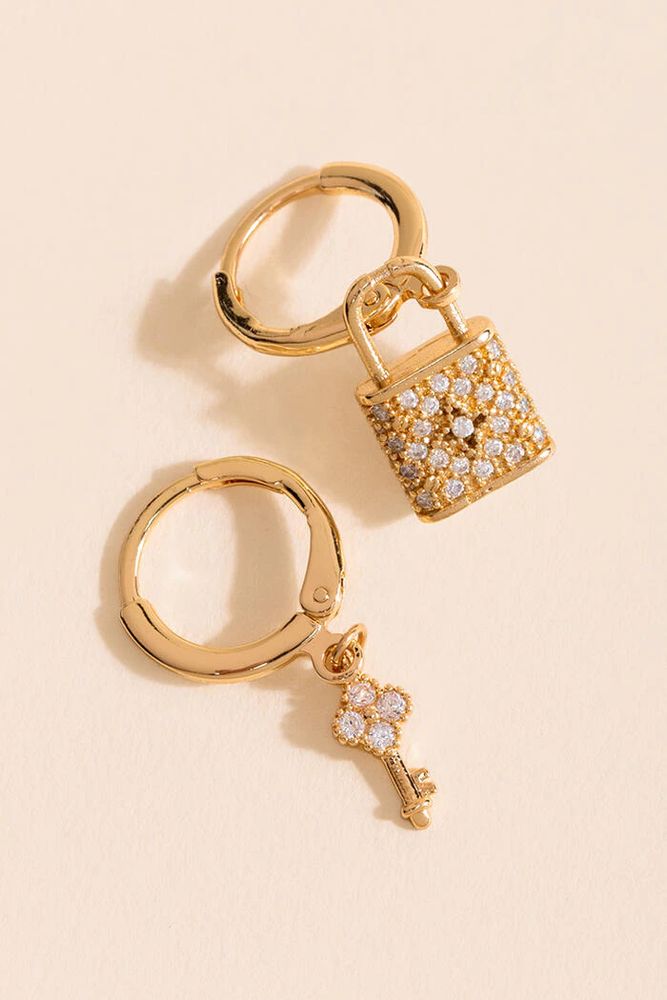Francesca's Kelsey Lock and Key Earrings