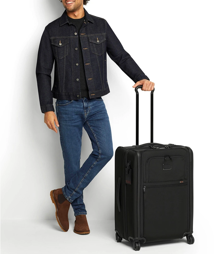 Alpha Extended Trip Expandable 4-Wheeled Packing Case