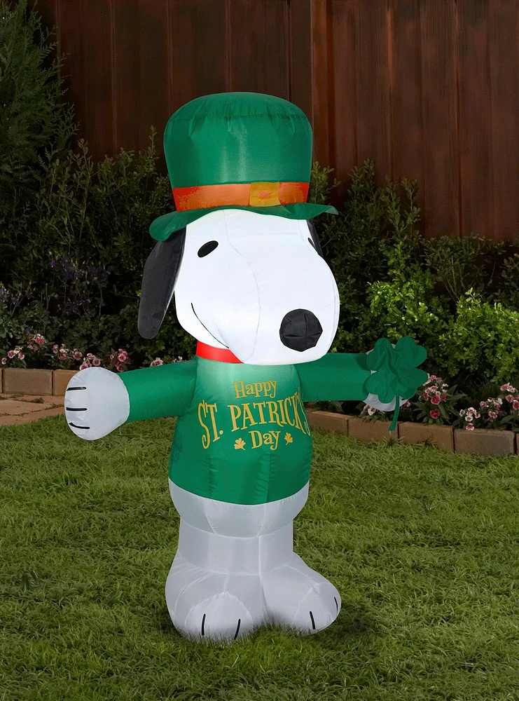 Peanuts St. Patricks Day Snoopy Peanuts Airblown