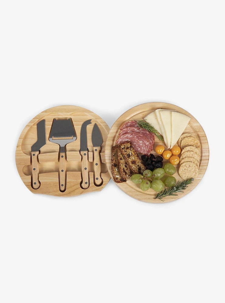 Disney Mickey Mouse NFL DAL Cowboys Circo Cheese Cutting Board & Tools Set