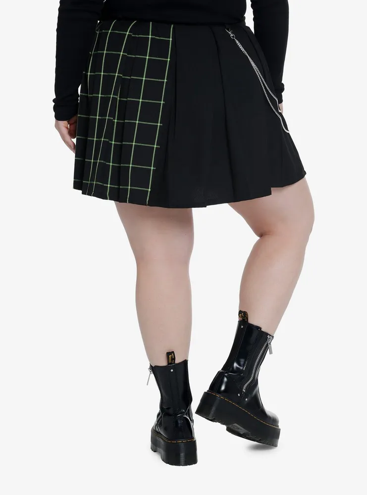 Social Collision Black & Green Grid Split Chain Skirt Plus