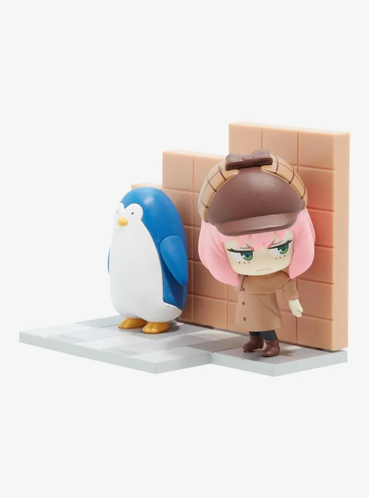 FuRyu Spy x Family Anya Foger & Penguin Hold Figure