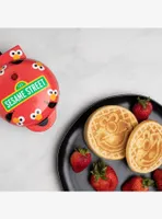 Uncanny Brands Sesame Street Elmo Mini Waffle Maker