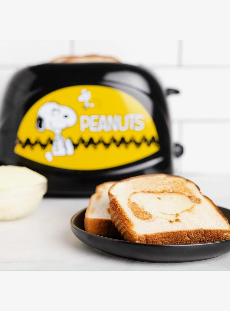 Peanuts Snoopy Two-Slice Toaster