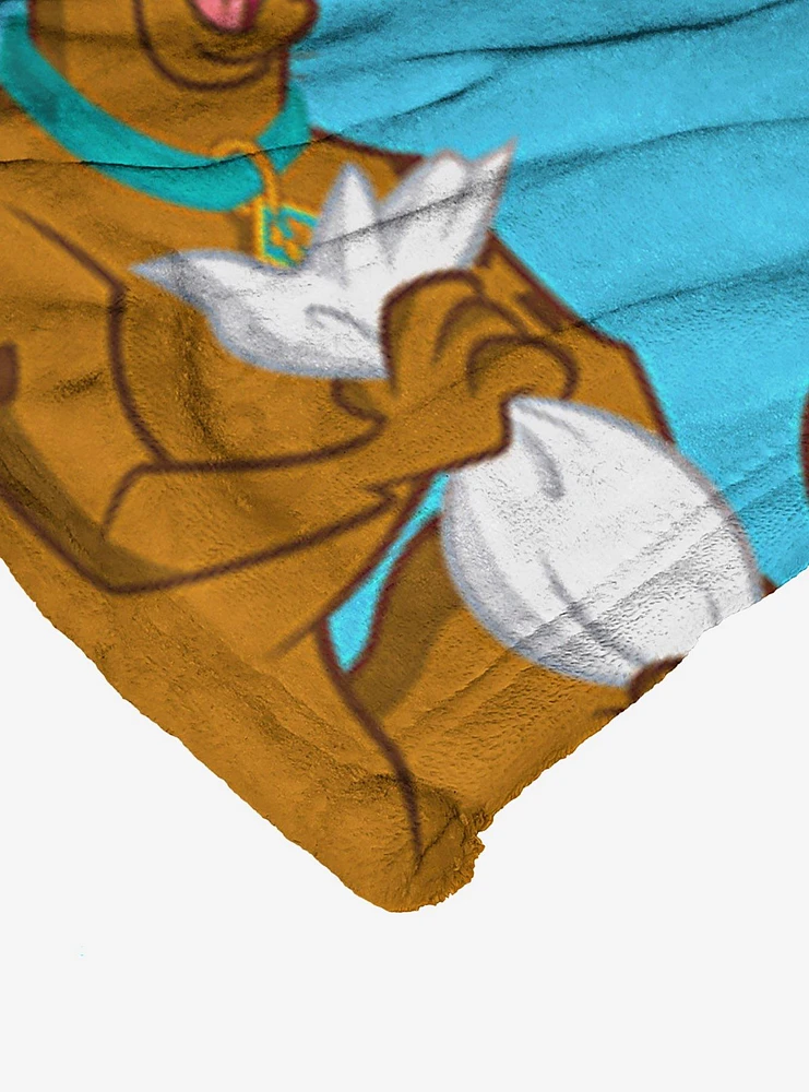 Scooby-Doo! Festive Scooby Sweets Silk Touch Throw Blanket