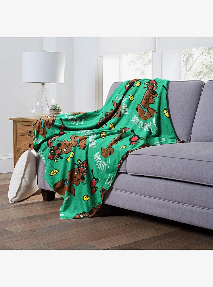 Scooby-Doo! Merry Silk Touch Throw Blanket