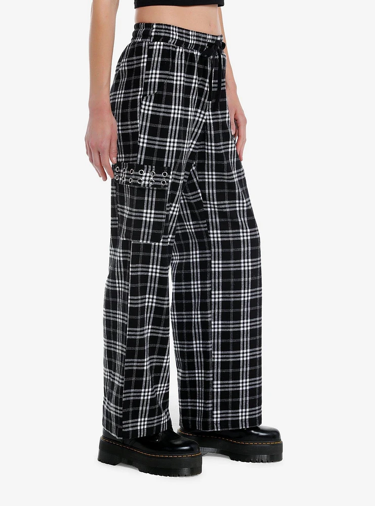 Black & White Flannel Grommet Cargo Pocket Lounge Pants