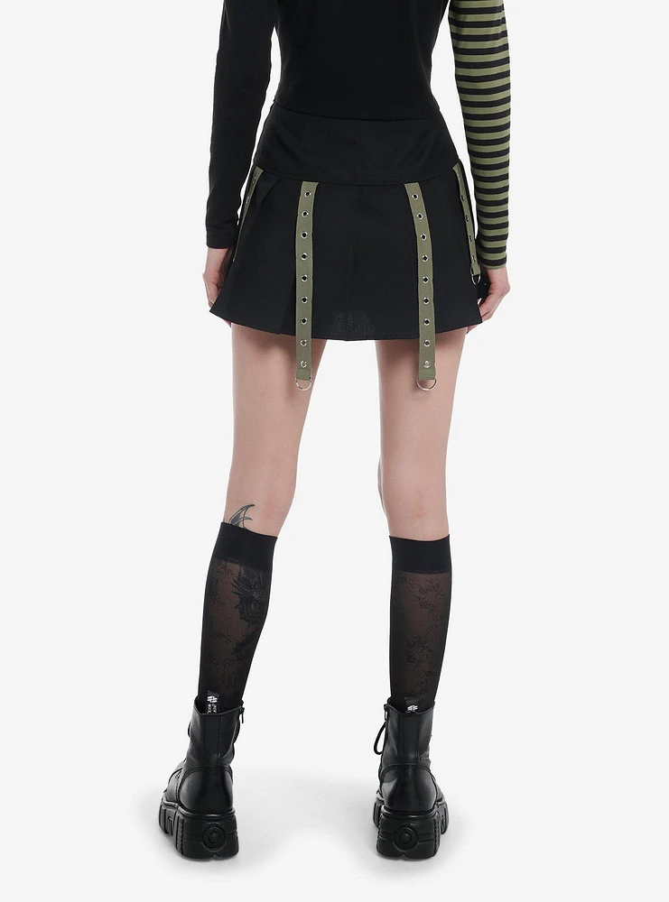 Social Collision Black & Green Grommet Tape Pleated Skirt