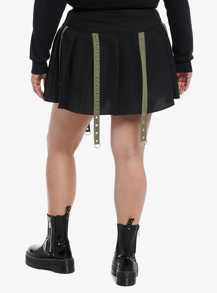 Social Collision Black & Green Grommet Tape Pleated Skirt Plus