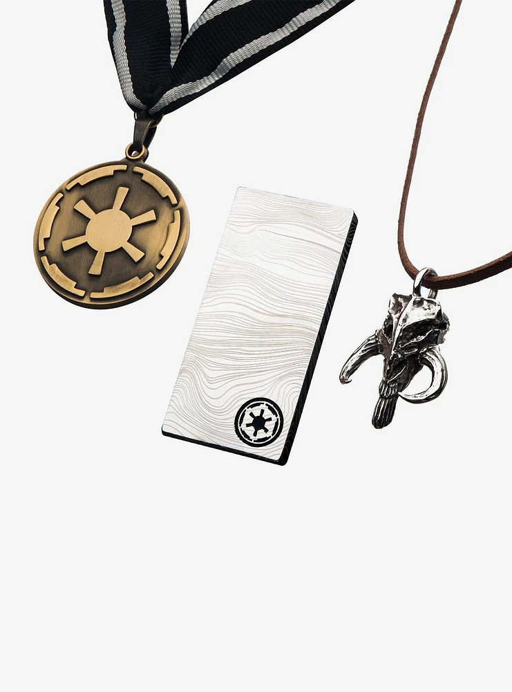 Star Wars The Mandalorian Necklace Set