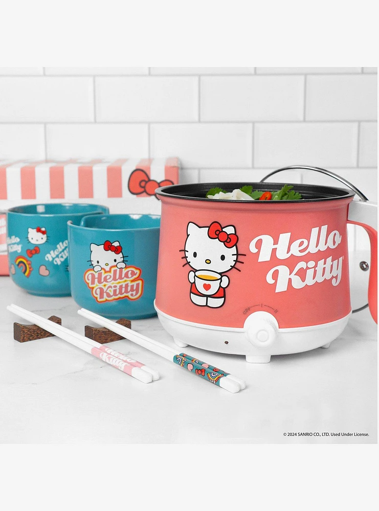 Hello Kitty Hot Pot with Ramen Bowls