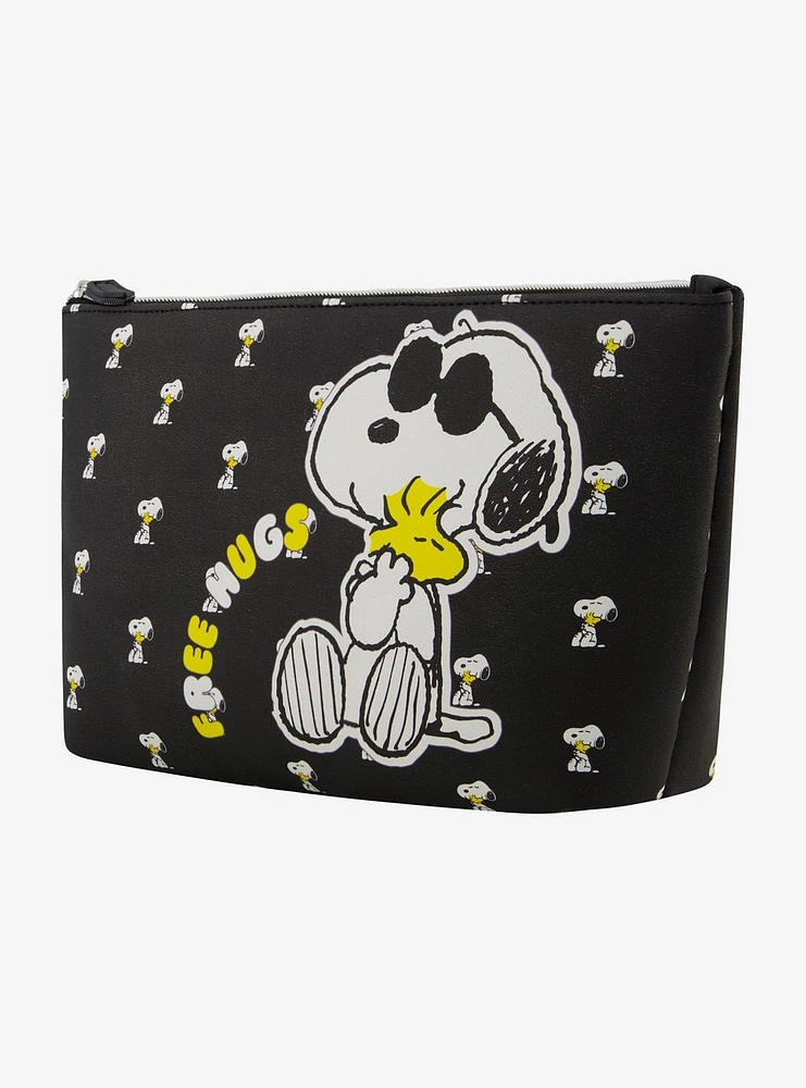 FUL Peanuts Snoopy Free Hugs Cosmetic Bag