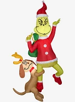 Grinch Hanging Grinch With Max Airblown