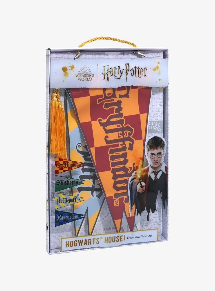 Boxlunch Harry Potter Hogwarts House Pennant Set