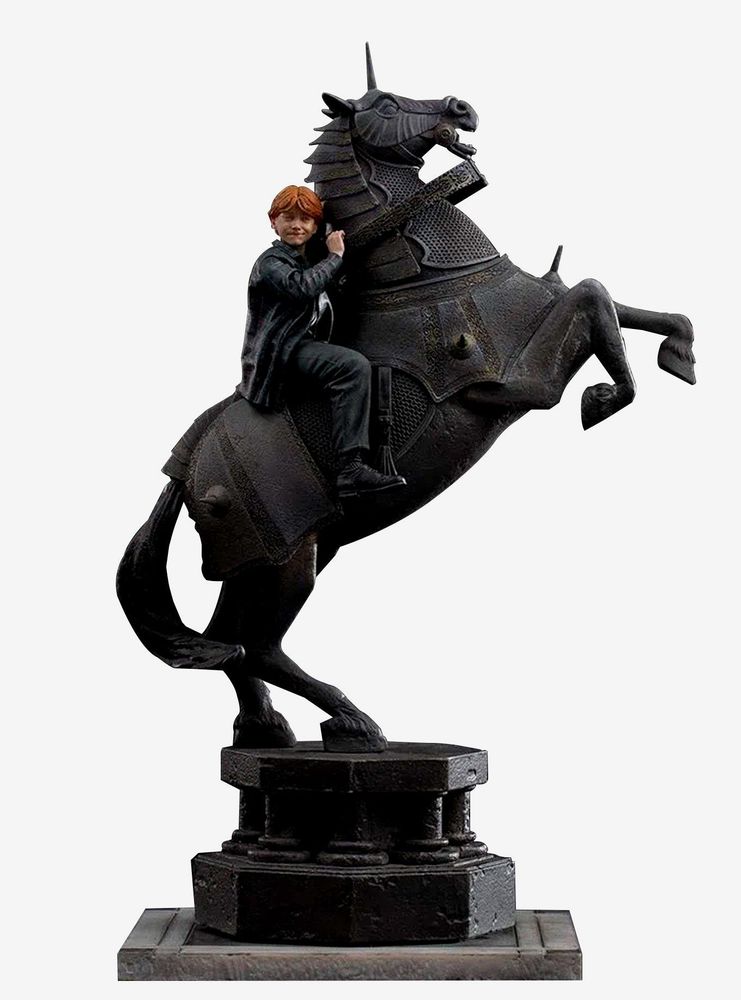 Harry Potter: Ron Weasley at the Wizard Chess Deluxe Art Scale 1/10