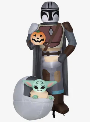 Star Wars The Mandalorian The Child & Mandalorian 6.5-foot Airblown Inflatable