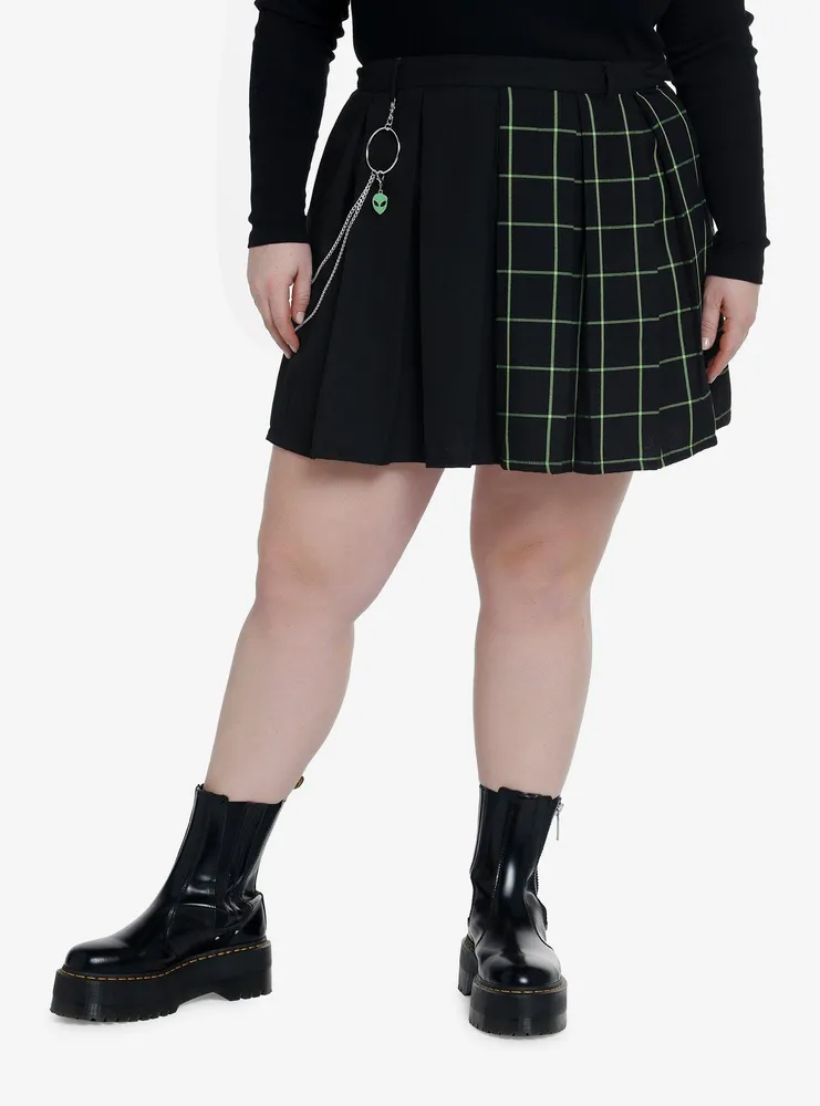 Social Collision Black & Green Grid Split Chain Skirt Plus Size