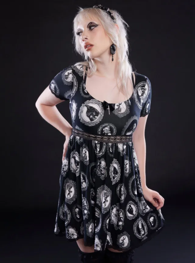 Hot Topic Thorn & Fable® Green Rose Twofer Dress Plus